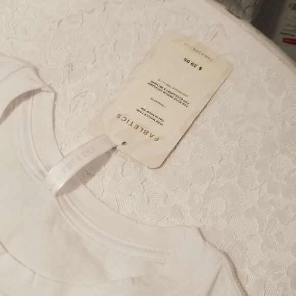 NWT Fabletics Micah Muscle Tank Athleisure Lounging Tank Top large - Picture 2 of 7